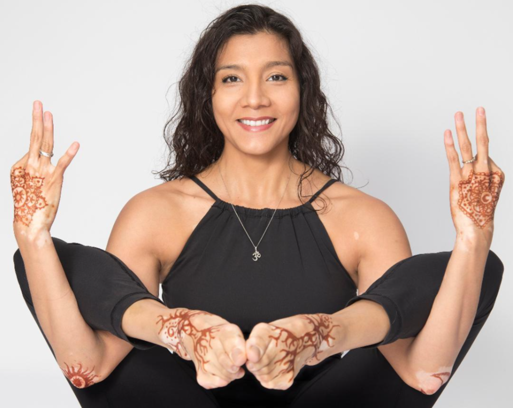 noemi headshot Bilingual Yoga with Noemi Nuñez